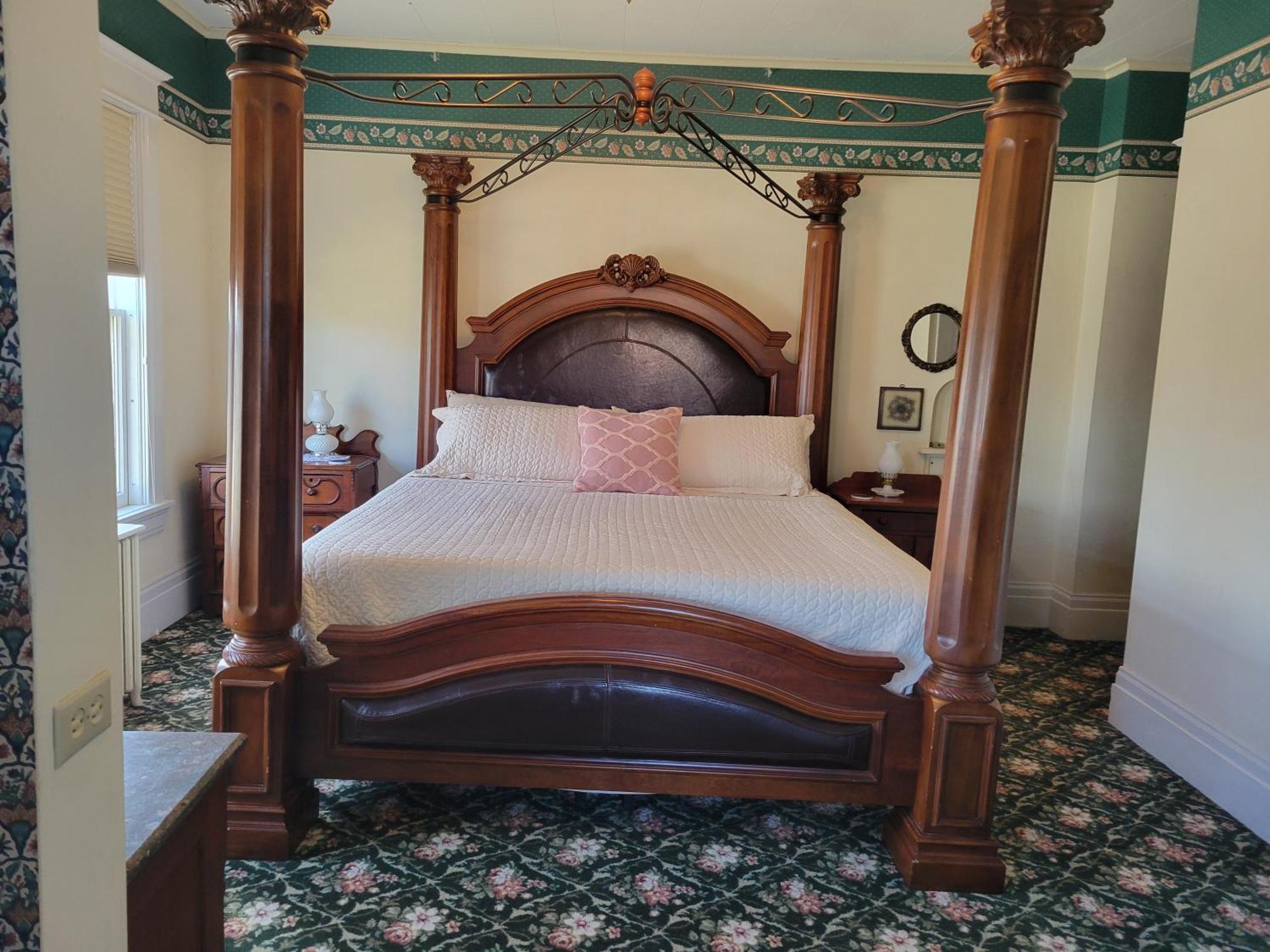 The Weis Mansion Bed And Breakfast Waterloo Exterior photo